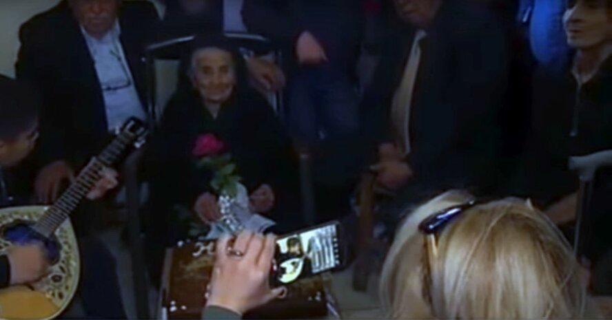 Кипрская бабушка Василики отметила 105-летие (видео)