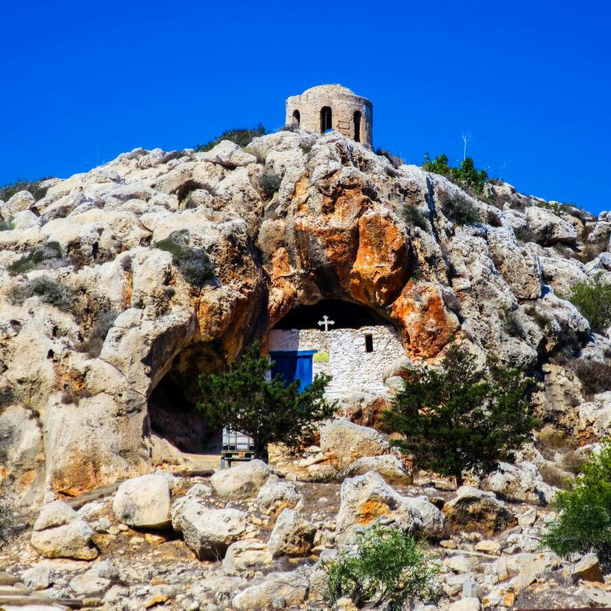 Кипрская пещерная церковь вошла в список самых причудливых в мире (фото)