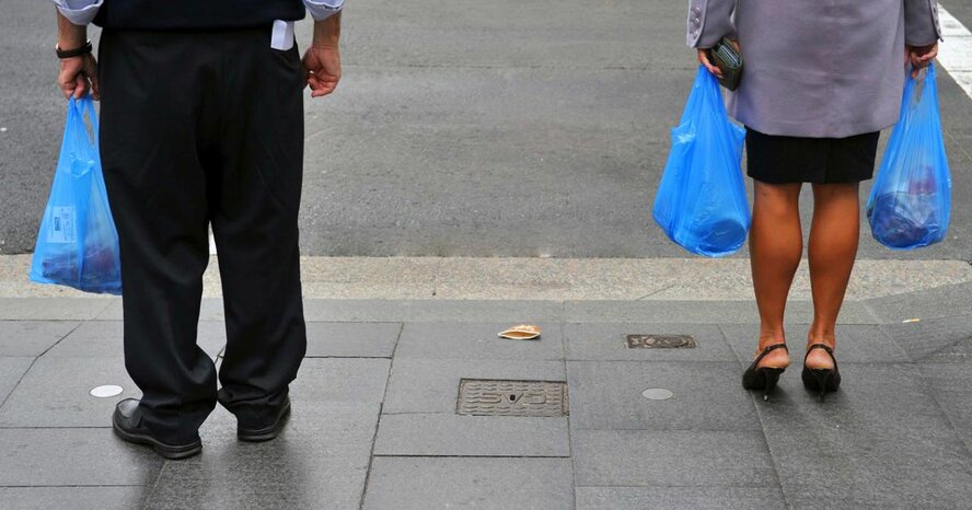 Кипрские супермаркеты не спешат продавать пластиковые пакеты