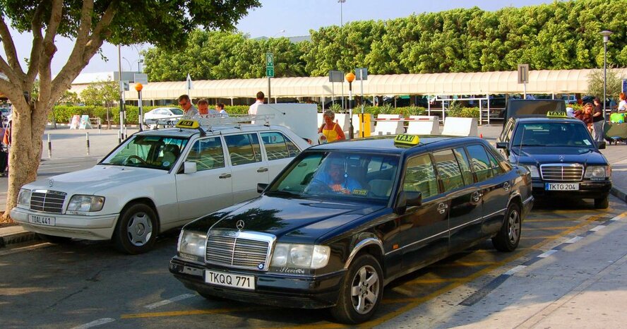 Кипрские таксисты решились на перекрытие дороги в аэропорт Ларнаки
