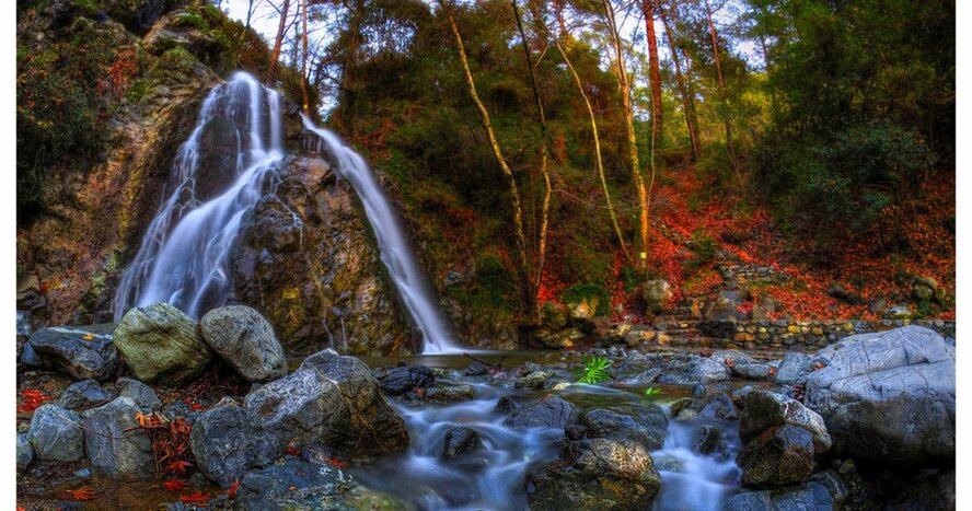 Кипрские водопады превратились в рычащих зверей (видео)
