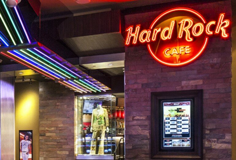 Новое Hard Rock кафе в Айа-Напе