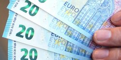Новые банкноты номиналом в 20 евро введены в обращение.