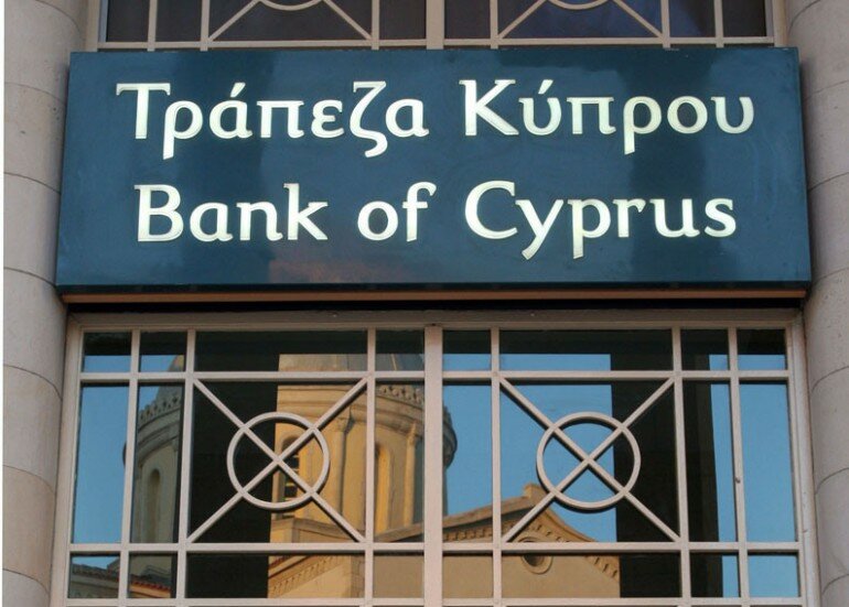 Пара подозревается в краже 500 000 евро из банковских ячеек