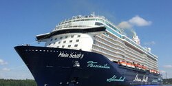 Плавучий отель Mein Schiff 5 прибыл в порт Лимассола.