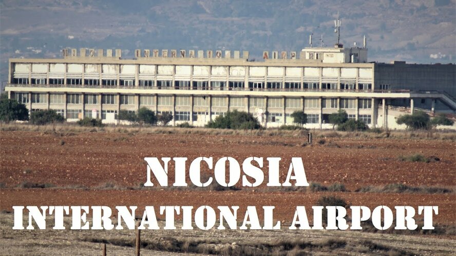 Аэропорт, где самолеты задержались навсегда. Фоторепортаж из Никосии