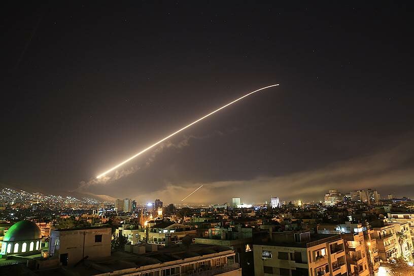 США, Великобритания и Франция нанесли удар по Сирии