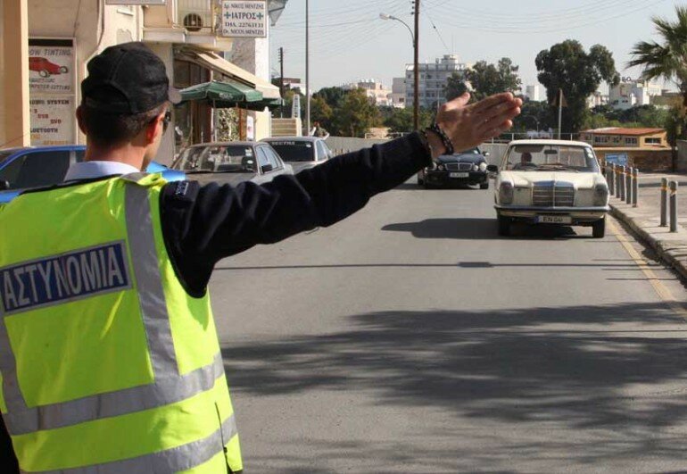 «Умные» полицейские машины на Кипре