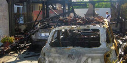 Поджигатели ушли в сторону Ларнаки – уничтожены два автомобиля, пострадал дом