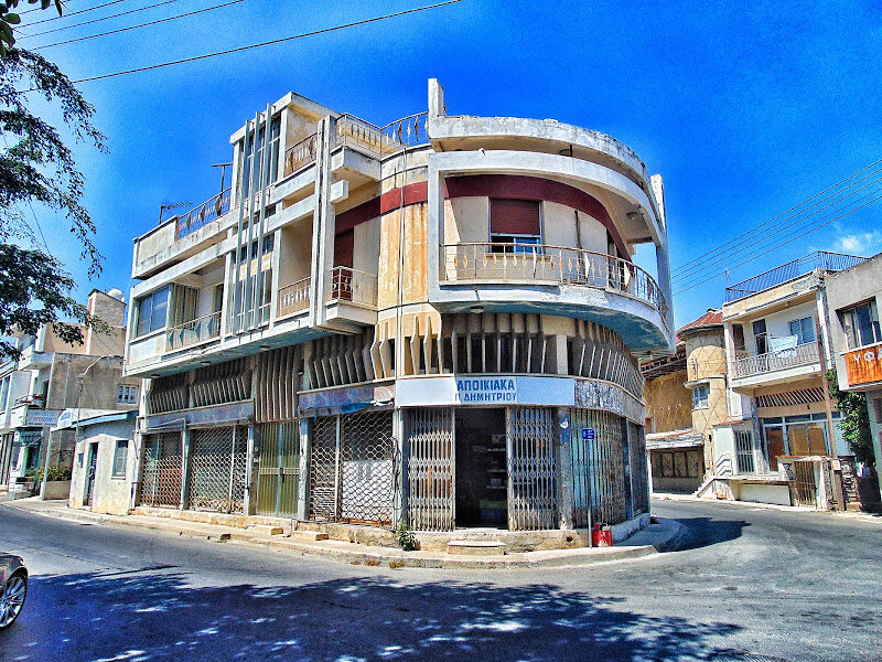 Ещё раз о закругленных фасадах на Кипре.