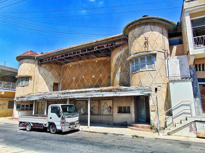Заброшенный кинотеатр в турецком районе Старого города Лимассола