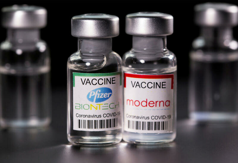 Прививка Pfizer через полгода утрачивает эффективность у групп риска