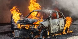 В Лимассоле сожгли машину члена муниципалитета