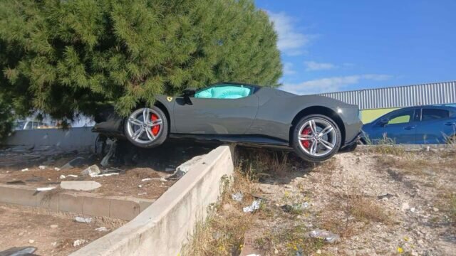 В Лимассоле в аварию попал Ferrari В Лимассоле в аварию попал Ferrari
