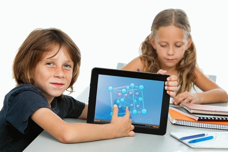 Школьников на Кипре обеспечат планшетами и ноутбуками