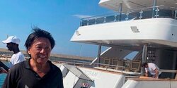 Кипрские каникулы Джеки Чана попали на видео. Актеру не удалось сохранить отдых в тайне