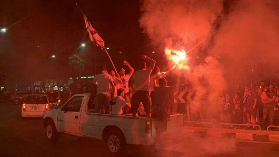На одну ночь власть в Лимассоле перейдет к футбольным фанатам