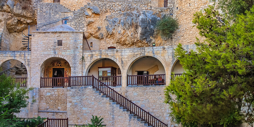 Необычный монастырь Святого Неофита в Пафосе