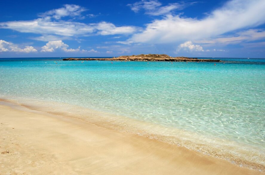 Среди 25 красивейших пляжей Европы — два кипрских пляжа
