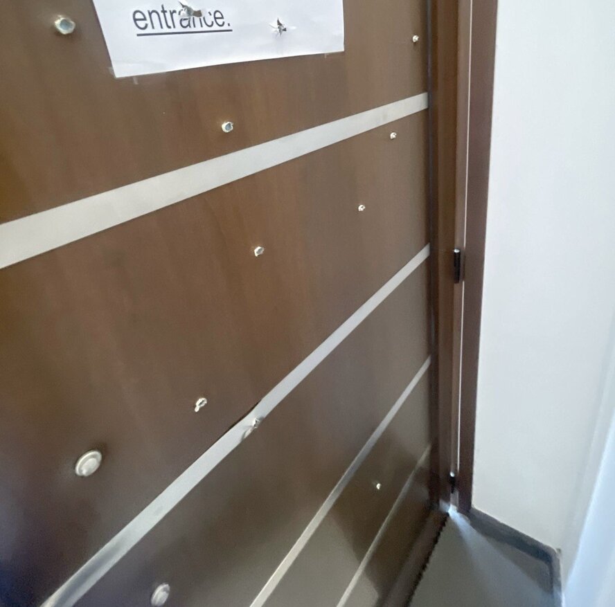 В Лимассоле обстреляно офисное здание