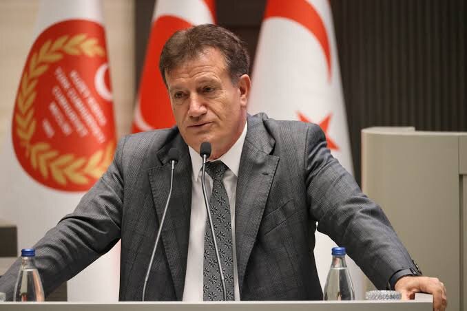 «Министра» на севере Кипра рассмешила новость об ордере на его арест за убийство киприота в 1996 году