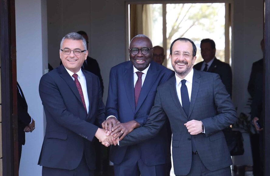 Президент республики Кипр встретится с лидером турко-киприотов