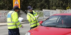 Полиция Кипра провела ночной рейд по городам острова