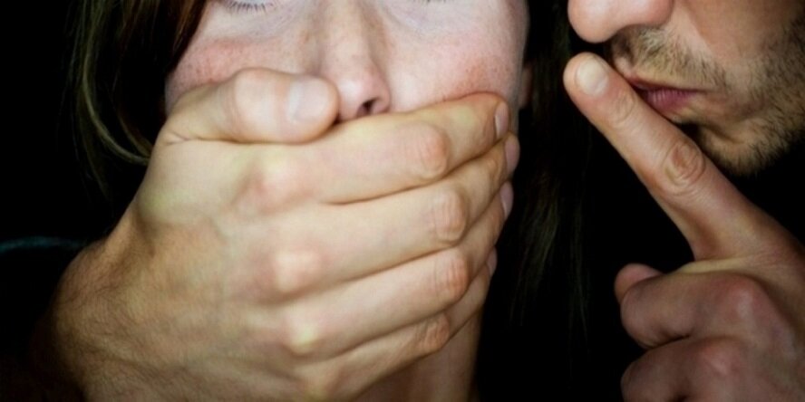 Киприотка сообщила, что ее изнасиловал депутат Европарламента от республики