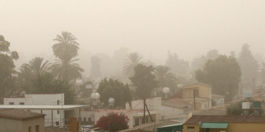 Кипр жестко накрыло пылью
