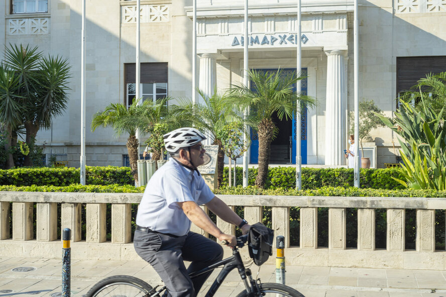 Мэр Лимассола призвал горожан пересесть на велосипеды