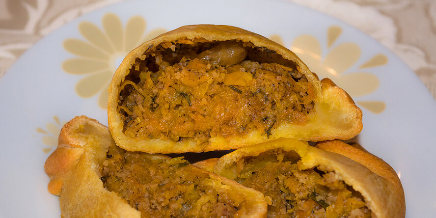 Колокотес — кипрские традиционные пирожки с тыквенной начинкой
