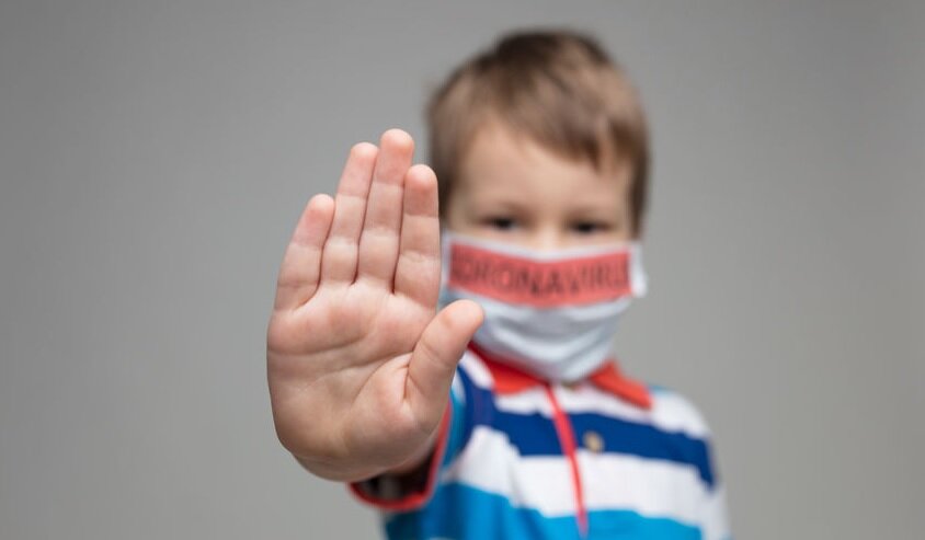 Родители учеников выступили против масок в школах Кипра