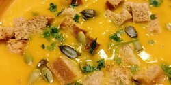 Осенняя палитра вкусов: бархатистый тыквенный суп