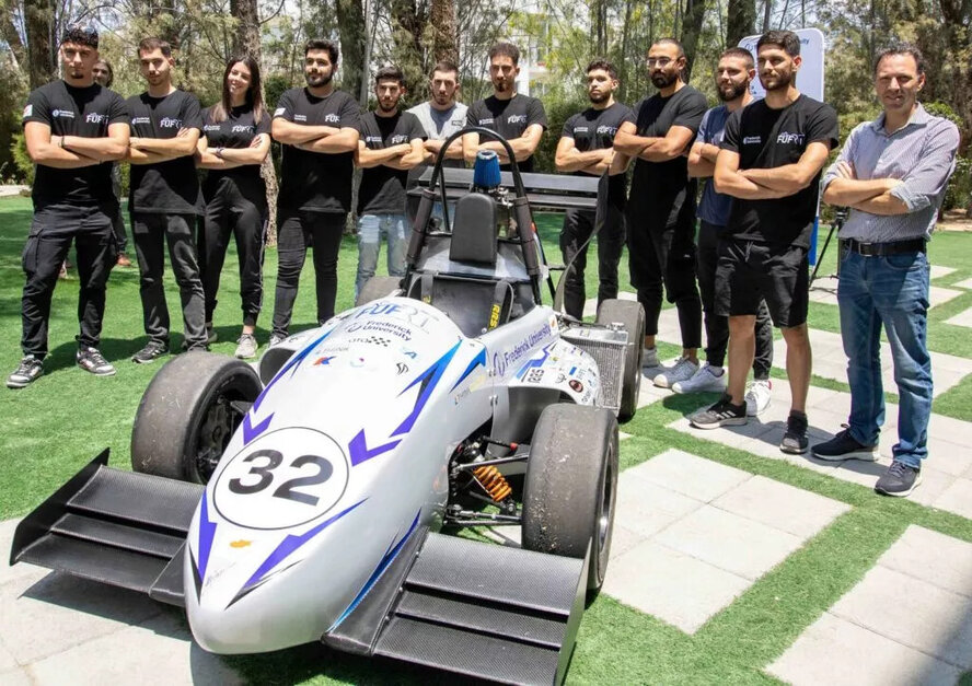 Кипрские студенты собрали с нуля гоночный автомобиль Formula