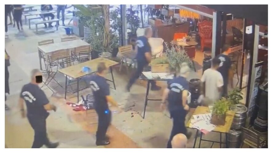 В кафе на набережной Ларнаки произошла серьезная драка между иммигрантами В кафе на набережной Ларнаки произошла серьезная драка между иммигрантами