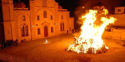 На Кипре чиновники пытаются ограничить возжигание пасхальных костров ламбратжа