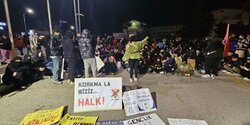 На Северном Кипре начались стычки с полицией