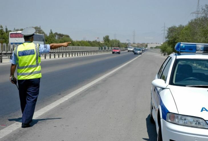 Полиция Кипра усилит проверки на дорогах во время праздников Полиция Кипра усилит проверки на дорогах во время праздников