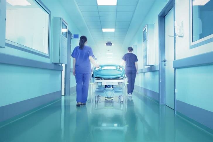 В Никосии пациент скончался в очереди на прием к врачу после 18 часов оджидания