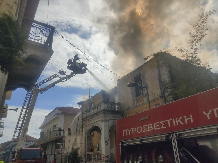 Крупный пожар в самом центре Лимассола!