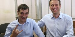Условно осужденный брат Навального скрывается на Кипре