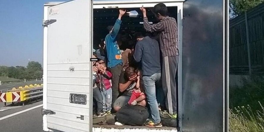 В ТРСК прибыл грузовик с грузом мигрантов