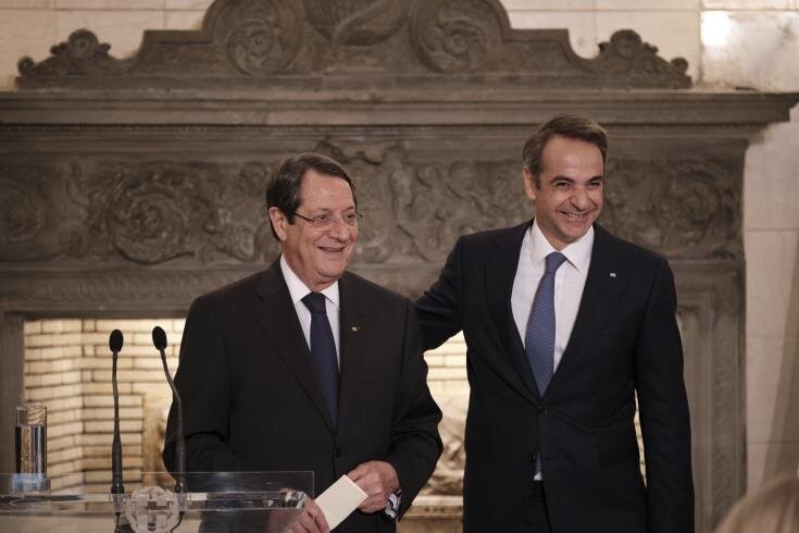 Президент Кипра получит в Афинах золотую медаль