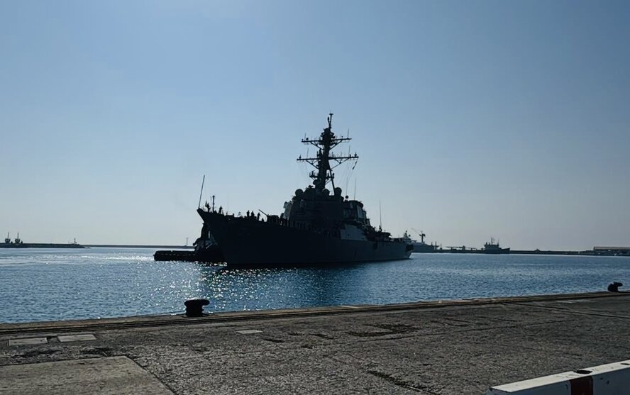 Эсминец ВМС США «Митчер» прибыл на Кипр