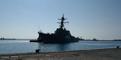 Эсминец ВМС США «Митчер» прибыл на Кипр