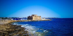 Пафосский замок посинеет на вечер в честь годовщины вступления Кипра в ЮНЕСКО