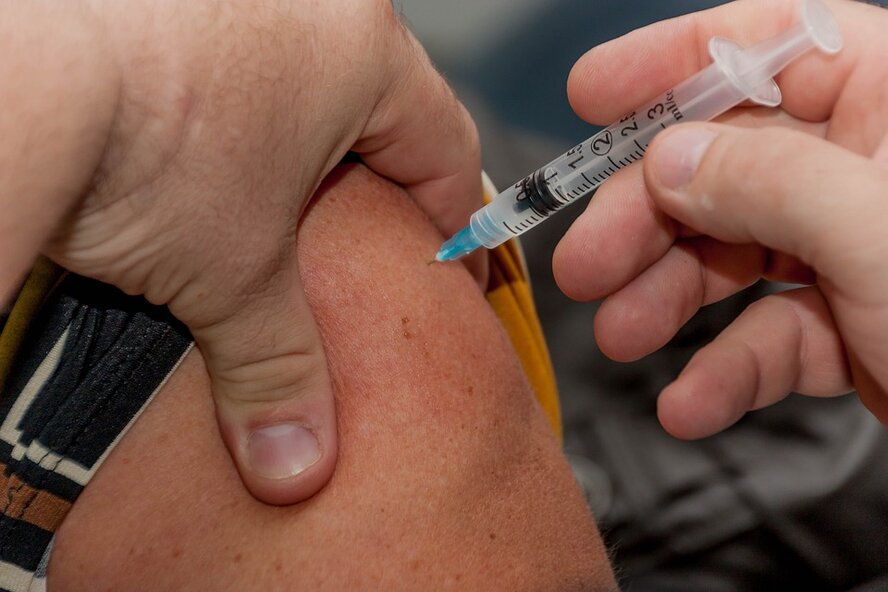 Британия признала одобренные ВОЗ вакцины от коронавируса