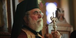 Экс-епископ Хризостом предстанет перед судом по делу о попытке изнасилования несовершеннолетней