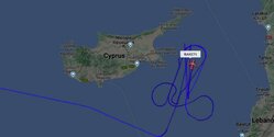 Военный самолет США нарисовал пенис в небе возле Кипра