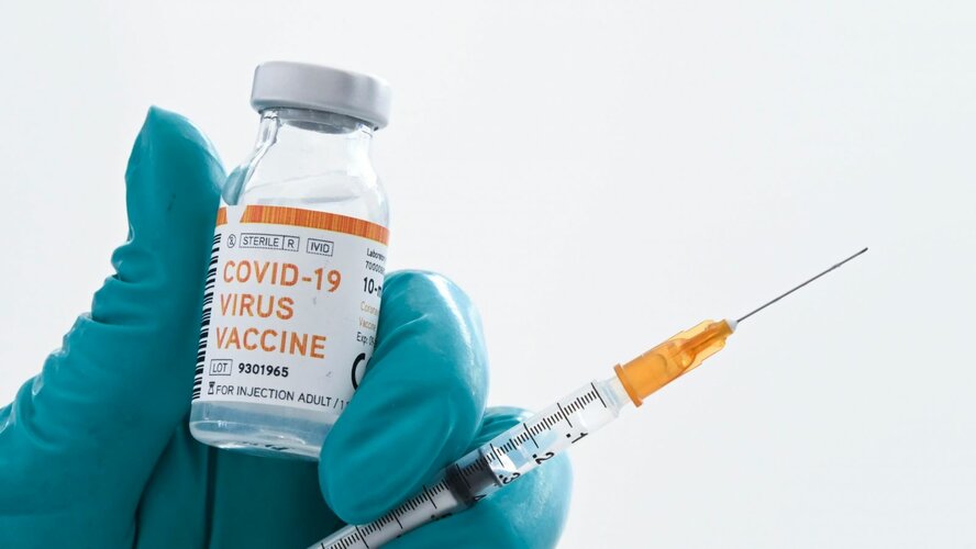 Президент Кипра заявил, что накажет противников вакцинации